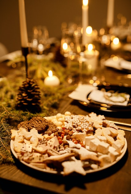 Read more about the article EVOLUTION’s Edibles – Intuitive Eating Around the Holidays